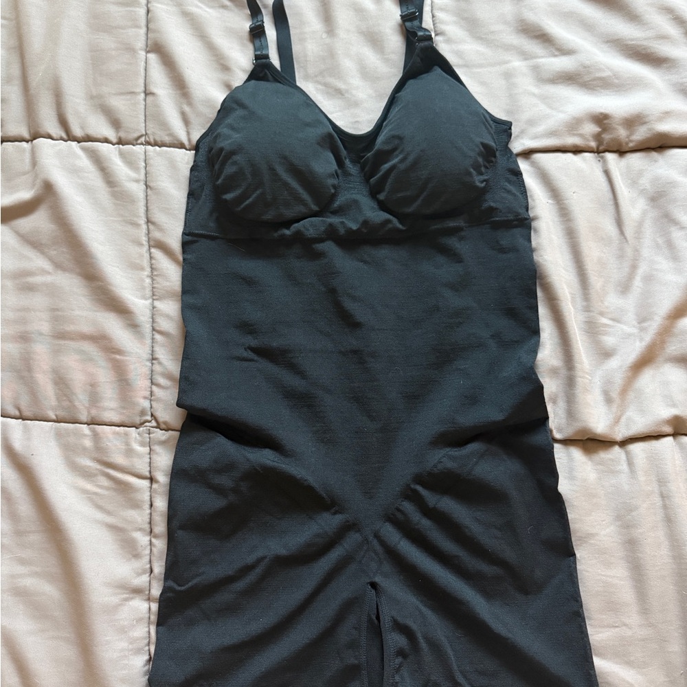 Elegant Black Women's Waist Watcher Body Shaper 2XL. Removable straps